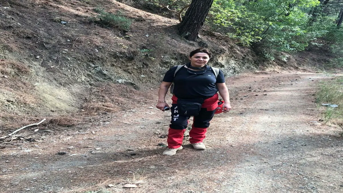 İzmir depreminde oğlunu kaybeden anne, Kahramanmaraş’ta hayat kurtarmak için mücadele etti görseli