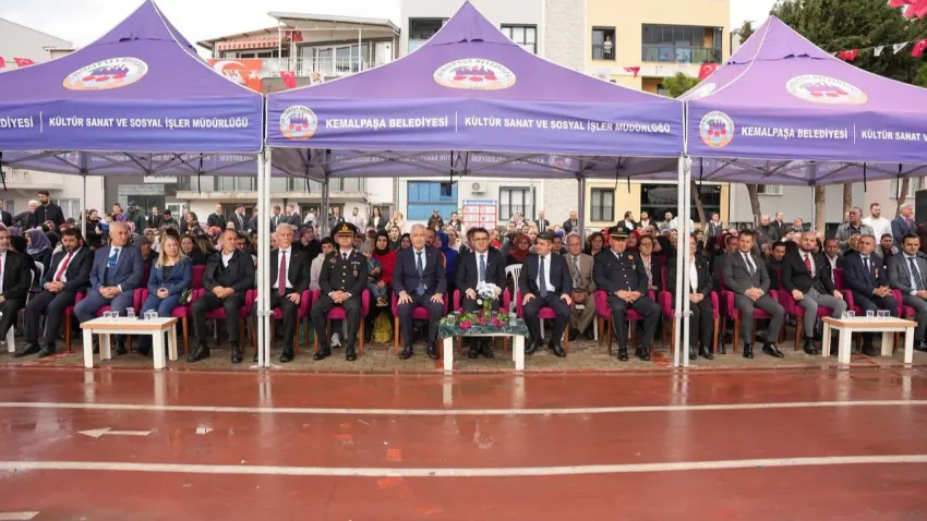 Kemalpaşa’da Cumhuriyetin 103. yılı coşkuyla kutlandı - Fotoğraf 1