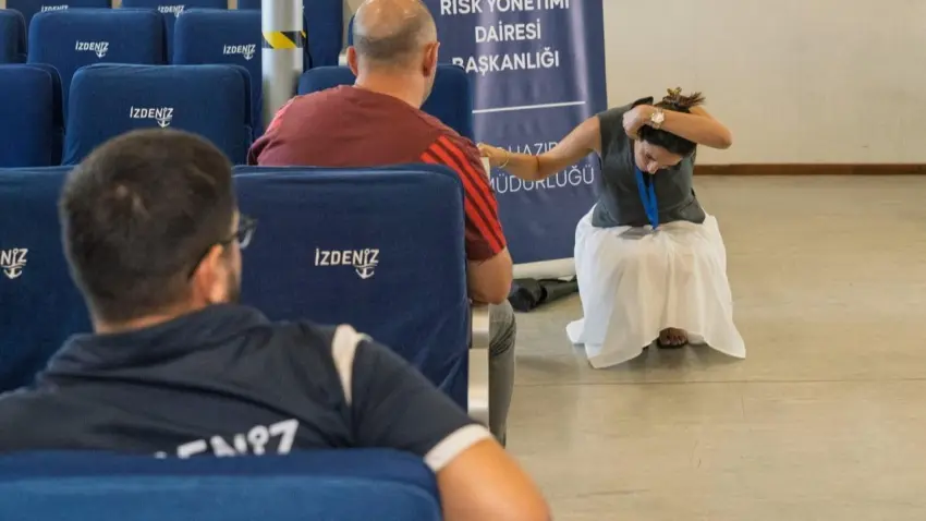 İzmir’de deprem hazırlığı: 120 bin yapı mercek altında - Fotoğraf 6