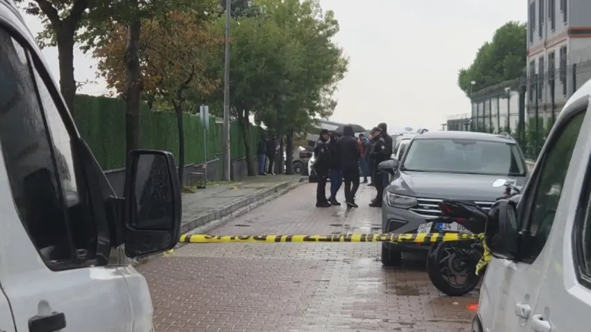 Okul önünde park kavgası kanlı bitti! Bekçi kendisini darbeden veliyi vurdu - Fotoğraf 3