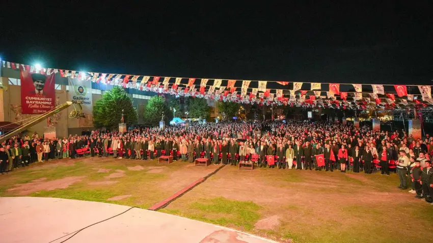 Gaziemir’de 400’den fazla sanatçı aynı sahnede buluştu - Fotoğraf 1