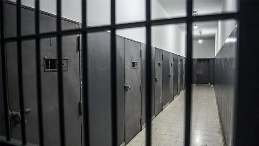 Ankara'da tüyler ürperten istismar davası: Öz kızlarına kabusu yaşatan anne ve babaya 30'ar yıl hapis! haberinin görseli