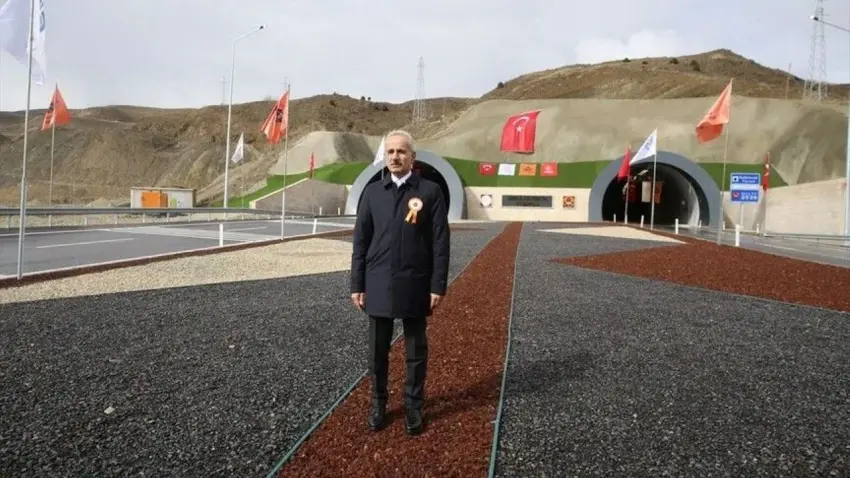 Dallıkavak Tüneli açıldı! 20 dakikalık yol 5 dakikaya düştü haberinin görseli