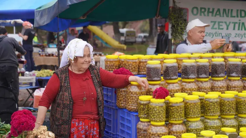 Seferihisar Orhanlı’da Erkence Zeytin Festivali coşkusu başladı - Fotoğraf 1