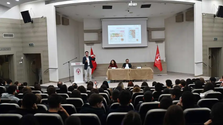 Bornova’da gençlere afet ve iklim bilinci eğitimi - Fotoğraf 1