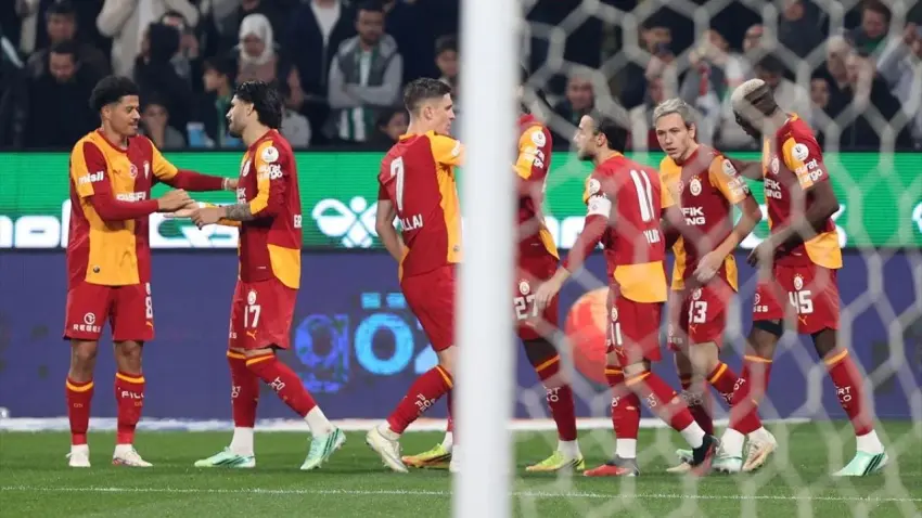 Eski hakemler Konyaspor - Galatasaray maçının tartışmalı pozisyonlarını yorumladı: Penaltı kararı doğru mu? - Fotoğraf 2