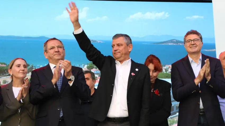 &ouml;zg&uuml;r &ouml;zel