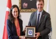 Nadia Fanton, Başkan Cemil Tugay’ı ziyaret etti haberinin görseli