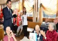 Başkan Onur Emrah Yıldız yaşlıları unutmadı haberinin görseli