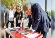 Başkan Tugay Atatürk Lisesi öğretmenlerinin yanında haberinin görseli