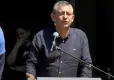 Özel, gözyaşları içinde Ferdi Zeyrek'i uğurluyor! haberinin görseli