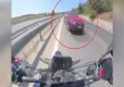 Faciaya ramak kala: Ters şeritten gelen otomobille burun buruna geldi haberinin görseli