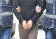 İzmir'de otomobilden hırsızlık yapan şüpheli gözaltına alındı haberinin görseli