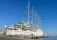 Dünyanın en büyük yelkenli yolcu gemisi "Club Med 2" Çeşme Limanı'na demirledi haberinin görseli