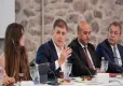 Cemil Tugay: İnsanların İzmir'e gelmesi için sebepleri olmalı haberinin görseli