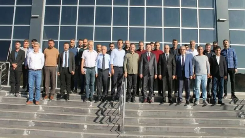 Rektör Demir, birimleri ziyaret ederek çalışmaları yerinde inceliyor haberinin görseli