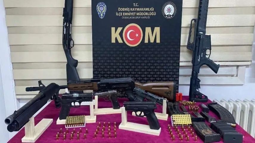 İzmir’de ruhsatsız silah operasyonu haberinin görseli