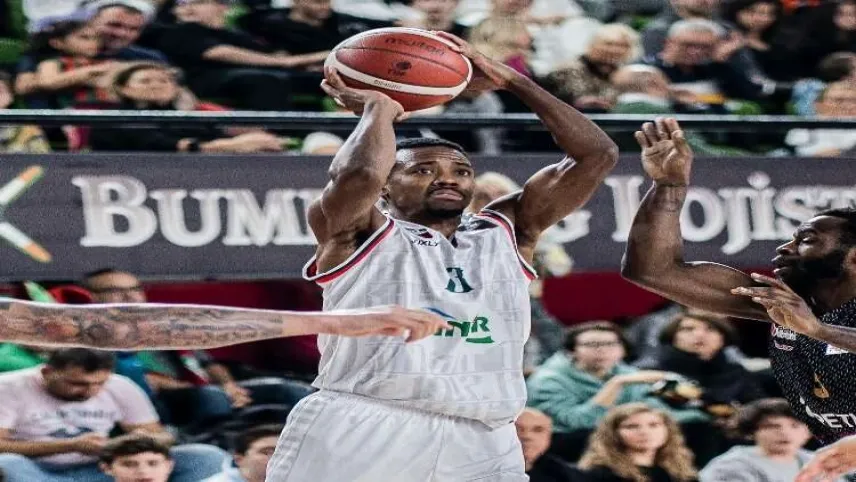 Pınar Karşıyakalı Errick McCollum zirvede haberinin görseli