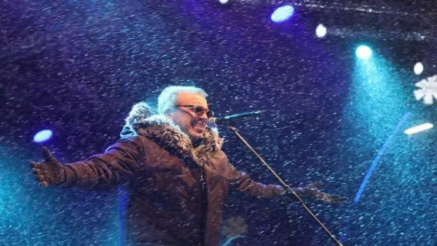 Eksi 10 derecedeki konserde yürekleri ısıtan davranış haberinin görseli