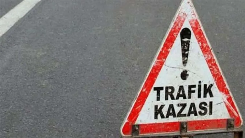 İzmir'de kaza! Motosiklet ile otomobil çarpıştı haberinin görseli