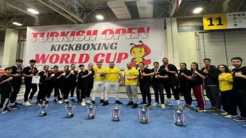 İzmirli sporcular, turnuvaya damga vurdu haberinin görseli