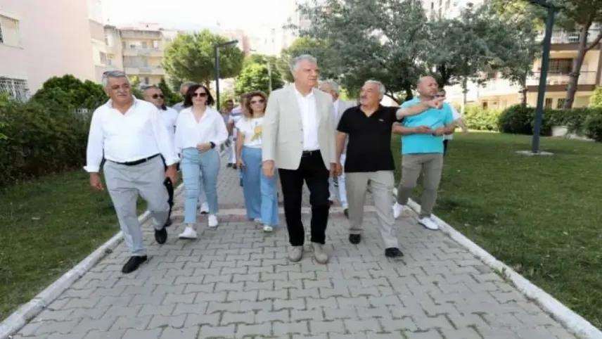 Başkan Engin Narlıdere'yi dinlemeye devam ediyor haberinin görseli