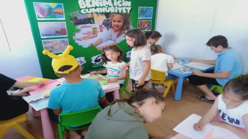Pınar Çocuk Resim Atölyesi, 20 çadır kentte binlerce çocukla bir araya geldi haberinin görseli