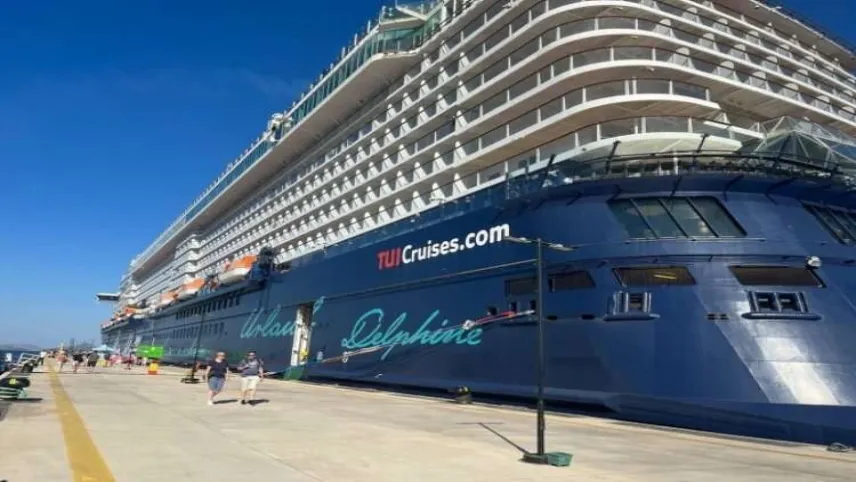 Bodrum'a "Mein Schiff 5" gemisi yanaştı haberinin görseli