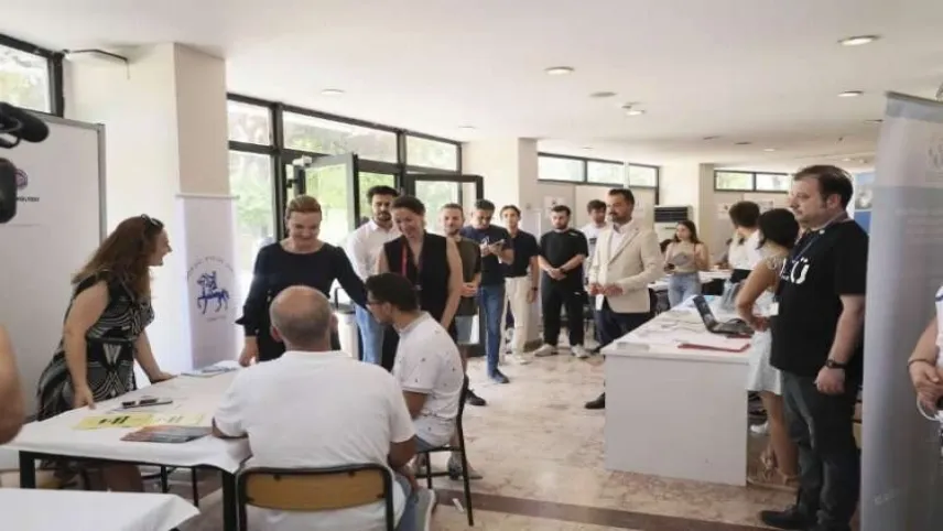 Dokuz Eylül Üniversitesi yeni öğrencilerini bekliyor haberinin görseli