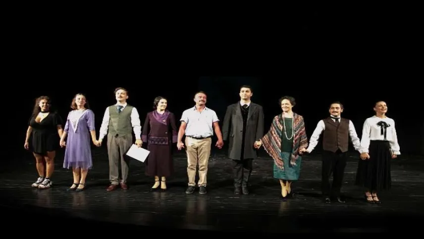 İzmir Şehir Tiyatroları’nda Bedia Muvahhit anıldı haberinin görseli