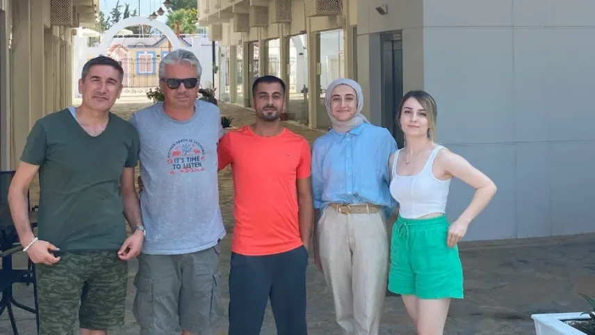 Deprem bölgesinden sanatçılar sanatla moral buluyor haberinin görseli