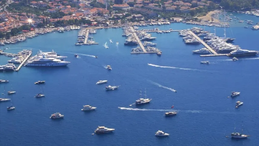 Göcek'te lüks yat yoğunluğu yaşanıyor haberinin görseli