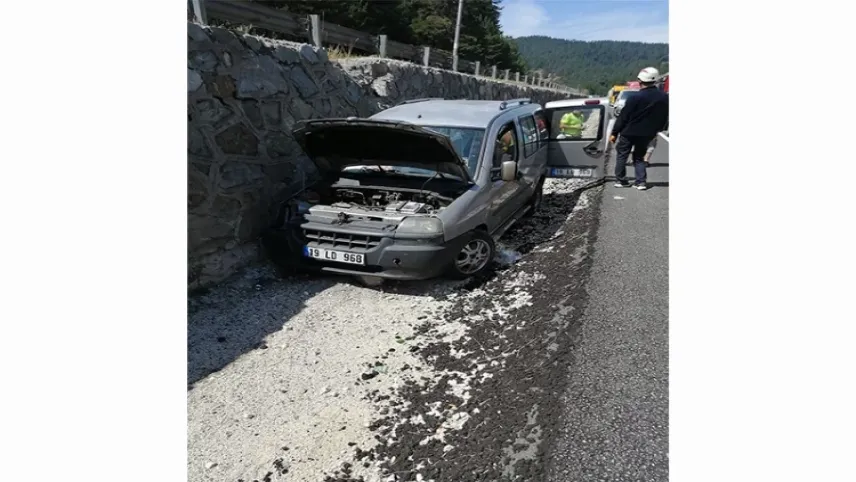Bolu’da feci kaza: Kontrolden çıkan araç beton duvara çarptı haberinin görseli