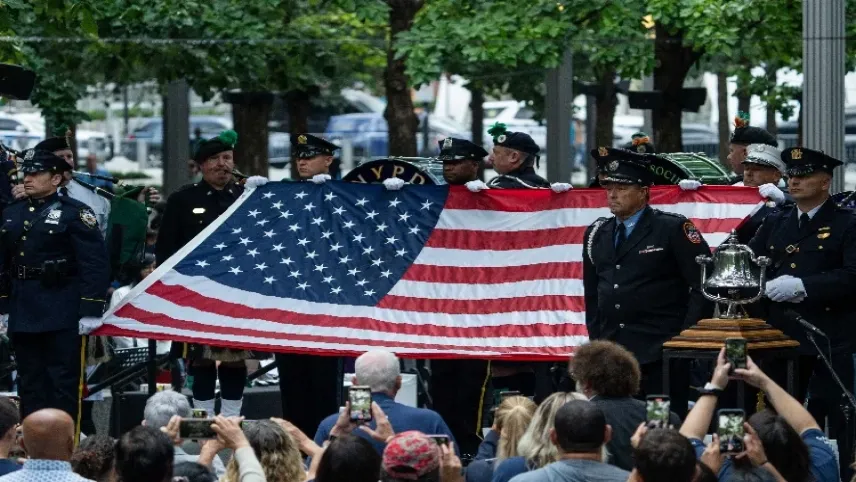 New York’ta 11 Eylül saldırılarının kurbanları törenle anıldı haberinin görseli