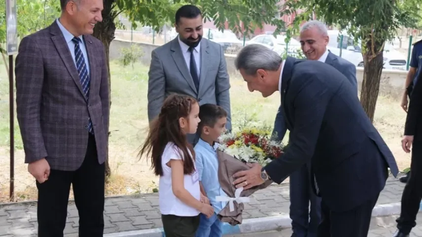 Bitlis’te yeni eğitim öğretim yılı heyecanı haberinin görseli