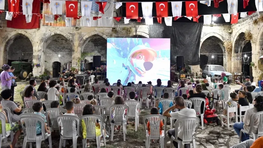 Mersin'de açık hava film etkinliği haberinin görseli