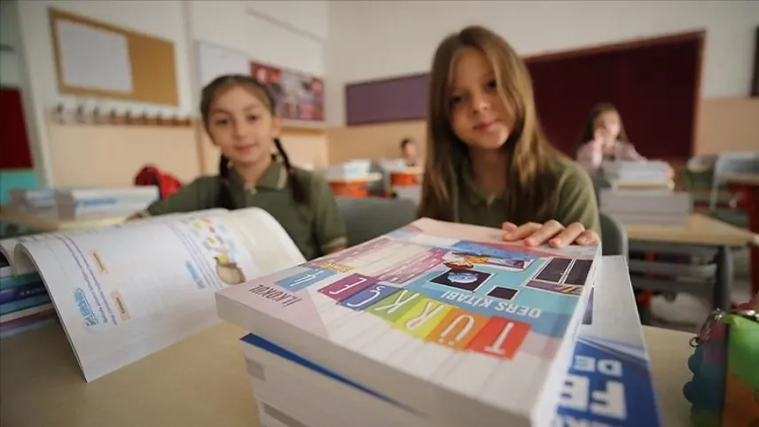 Bugün 20 milyonu aşkın öğrenci ders başı yaptı haberinin görseli
