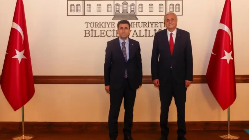 Başkan Talat Bakkalcıoğlu, Vali Şefik Aygöl’ü ziyaret etti haberinin görseli