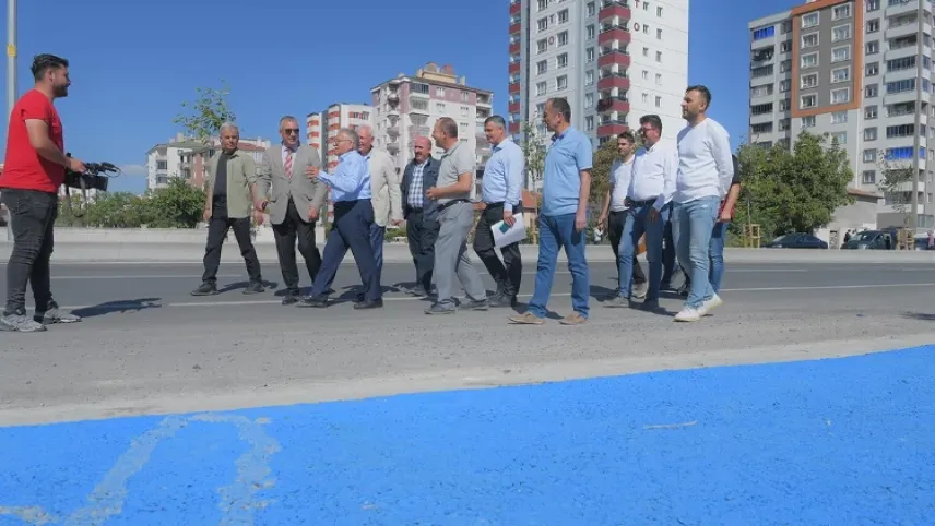 Başkan Büyükkılıç yol yapım çalışmalarını inceledi haberinin görseli