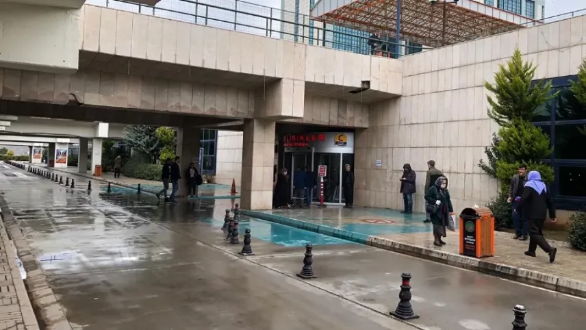 Otomobil ile motosiklet çarpıştı haberinin görseli