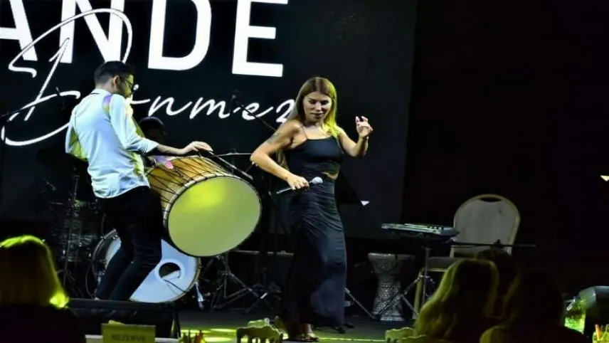 Hande Sönmez sezonun son sahnesini yaptı haberinin görseli