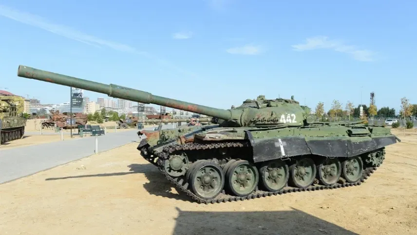 Ermeni işgalinin sembolü olan tank Bakü’ye getirildi haberinin görseli
