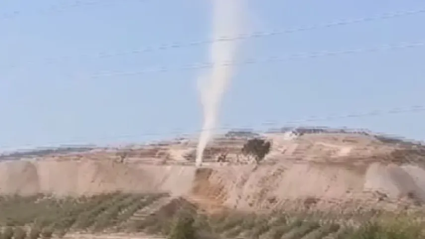 Hatay'da şantiye alanında hortum çıktı haberinin görseli
