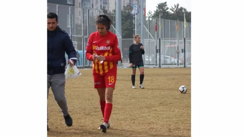 Kayserili Zeynep Bilir, U17 Kız Milli Takımı’na çağrıldı haberinin görseli