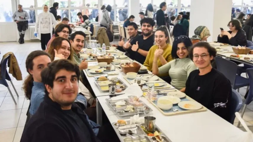 Anadolu Üniversitesi 796 öğrencisine yemek bursu verecek haberinin görseli