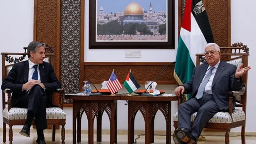 Blinken Filistin Devlet Başkanı Abbas ile bir arada haberinin görseli