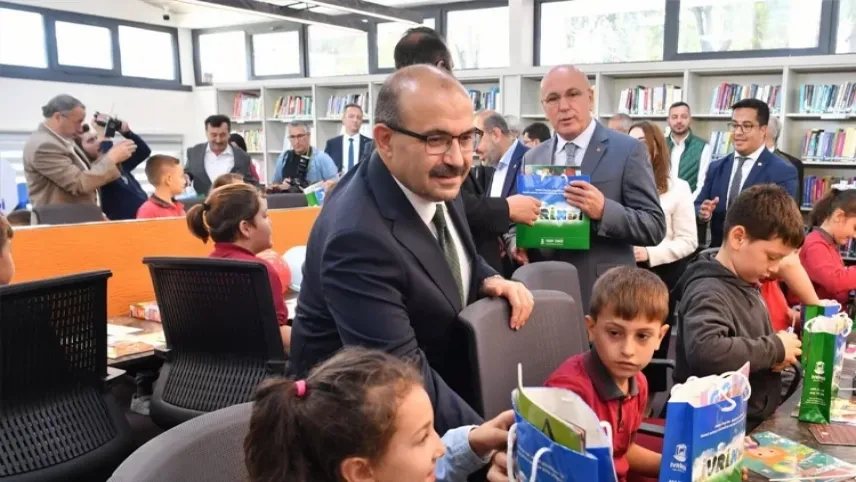 Balıkesir’in 2 ilçesinde yeni kütüphaneler açıldı haberinin görseli