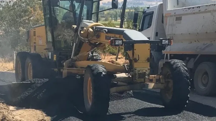 Adıyaman’da köy yolları onarılıyor haberinin görseli