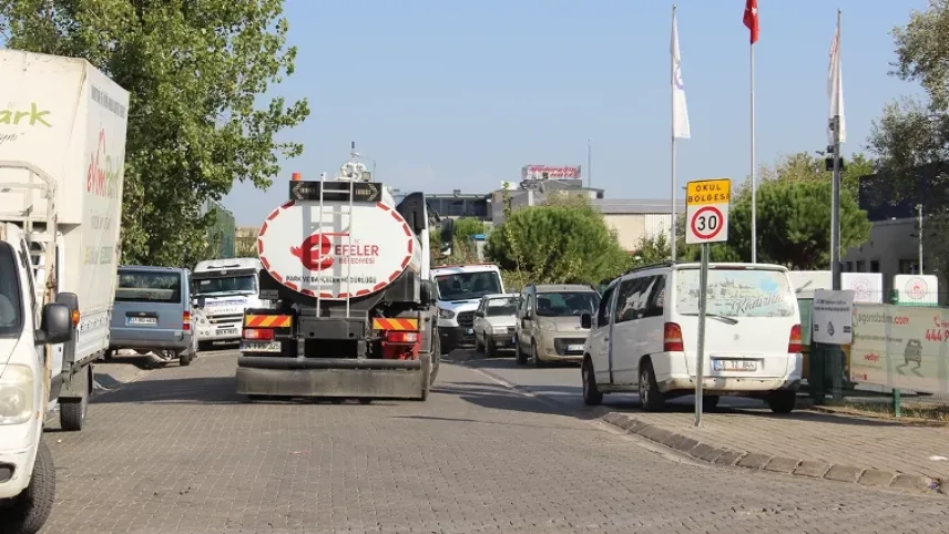 Aydın’da sürücüler araç muayenesi için çözüm bekliyor haberinin görseli