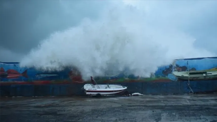 Meteorolojiden Akdeniz ve Karadeniz için fırtına uyarısı haberinin görseli